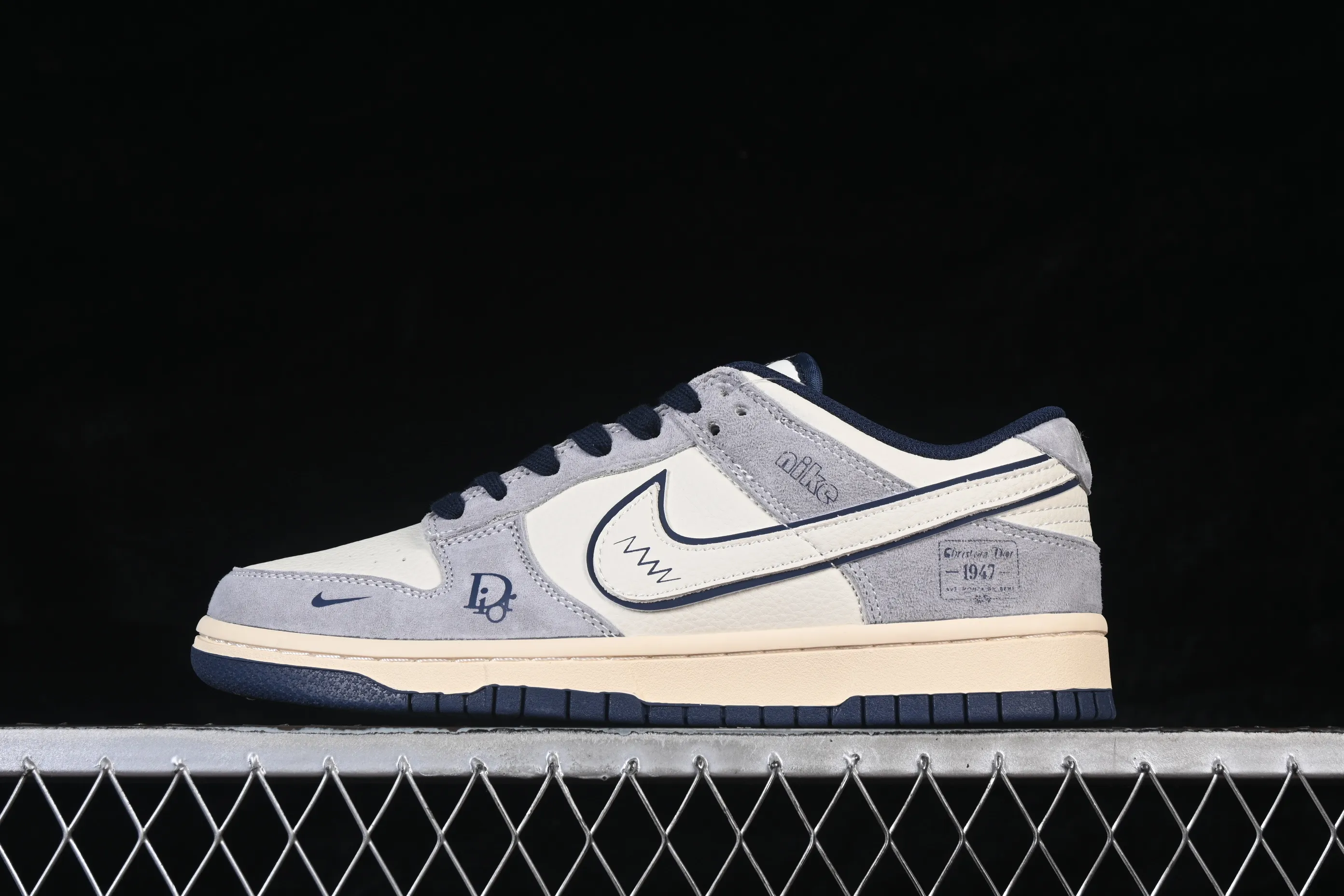 All categories Nk SB Dunk Series Nk SB Dunk Low High-end customized low-top sneakers Nike SB Dunk Low Dior co-branded Haze Blue Anniversary high-end customized low-top casual sneakers DN3168-014